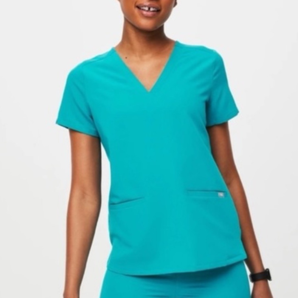 Selling Women’s Fig’s Set in Teal